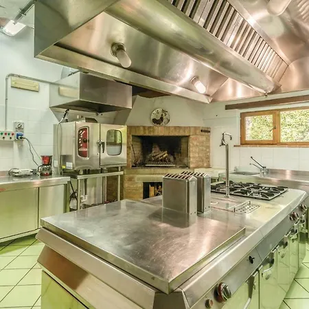 Nine-Bedroom Holiday Home In Citta?Di Castello *