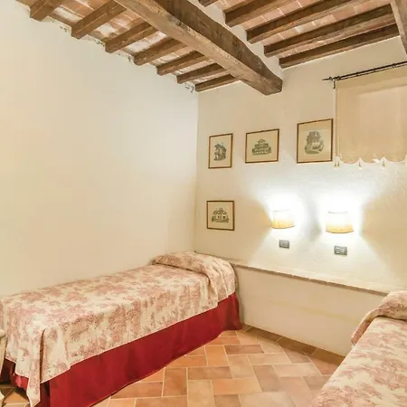 Nine-Bedroom Holiday Home In Citta?Di Castello Casa vacanze *