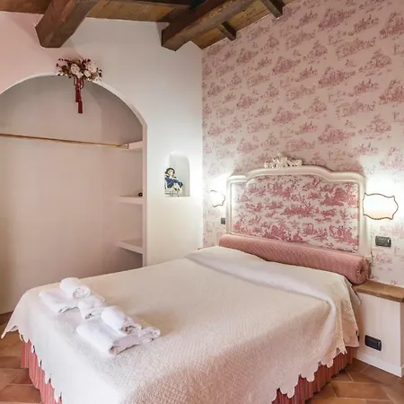 Casa vacanze Nine-Bedroom Holiday Home In Citta?Di Castello Calzolaro