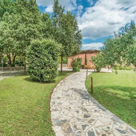 Nine-Bedroom Holiday Home In Citta?Di Castello Casa vacanze *