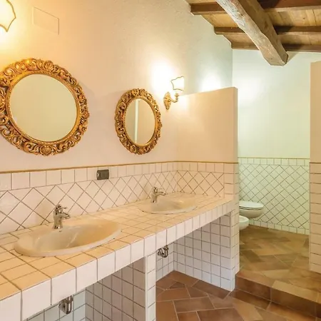 Casa vacanze Nine-Bedroom Holiday Home In Citta?Di Castello Calzolaro